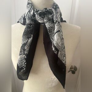 Black & White Cotton Scarf.